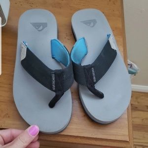 Boys quicksilver sandals 7.5